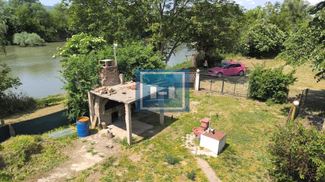 Kuća, Trosoban, Prodaja, 100m2, Tonja, Gradska lokacija, Ćuprija