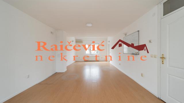 Stan, četvorosoban, Izdavanje, 176m2, Autokomanda, Voždovac, Esad Pasina