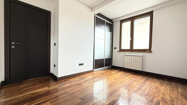 Stan, četvorosoban, Prodaja, 104m2, Save Tekelije