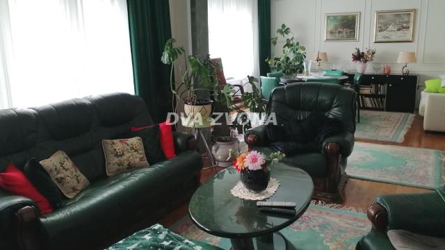 Kuća, Petosoban, Prodaja, 274m2, Širi centar, Gradska lokacija, Temerin