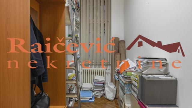 Stan, četvorosoban, Prodaja, 79m2, Cvetni trg, Vračar, Resavska