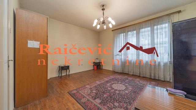 Stan, Troiposoban, Prodaja, 94m2, Cvetni trg, Vračar, Resavska