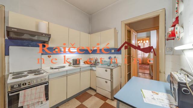 Stan, Troiposoban, Prodaja, 94m2, Cvetni trg, Vračar, Resavska