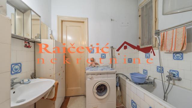 Stan, Troiposoban, Prodaja, 94m2, Cvetni trg, Vračar, Resavska