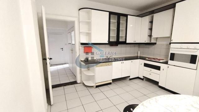 Stan, Trosoban, Prodaja, 106m2, Banovo brdo, Čukarica, Lješka