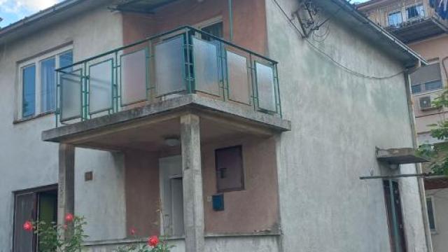 Kuća, Trosoban, Prodaja, 75m2, Karaburma, Palilula, Garsija Lorke