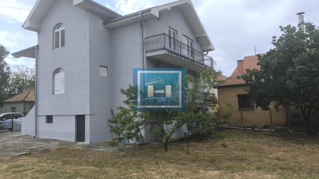 Kuća, Petosoban, Prodaja, 171m2, Gradska lokacija, Ćuprija