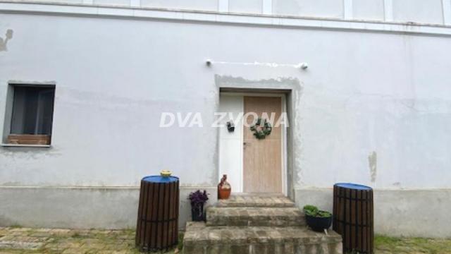 Poslovni prostor, Prodaja, 630m2, Stari Slankamen, Okolno mesto, Indjija