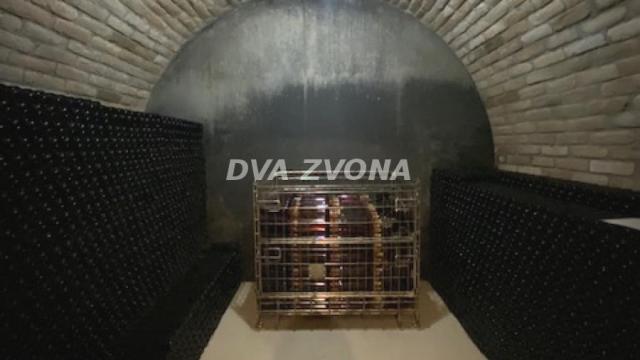 Poslovni prostor, Prodaja, 630m2, Stari Slankamen, Okolno mesto, Indjija