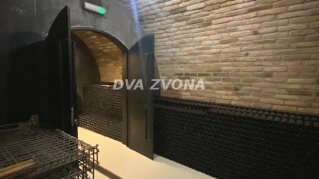 Poslovni prostor, Prodaja, 630m2, Stari Slankamen, Okolno mesto, Indjija