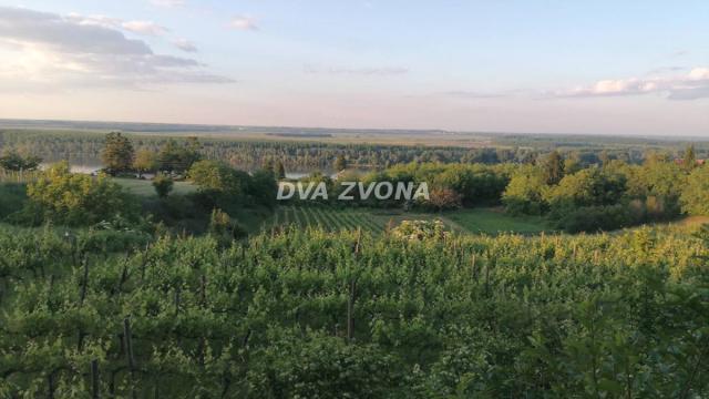 Poslovni prostor, Prodaja, 630m2, Stari Slankamen, Okolno mesto, Indjija