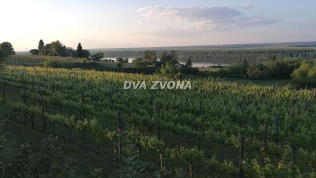 Poslovni prostor, Prodaja, 630m2, Stari Slankamen, Okolno mesto, Indjija