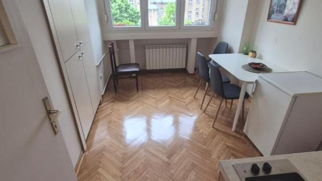 Stan, Jednoiposoban, Izdavanje, 35m2, Centar, Stari grad, Kralja Milana