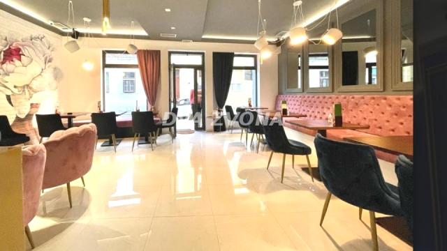 Poslovni prostor, Petosoban, Prodaja, 66m2, Širi centar, Gradska lokacija, Sremski Karlovci