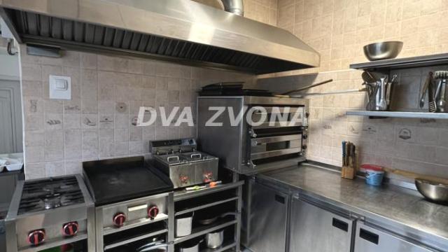 Poslovni prostor, Petosoban, Prodaja, 66m2, Širi centar, Gradska lokacija, Sremski Karlovci