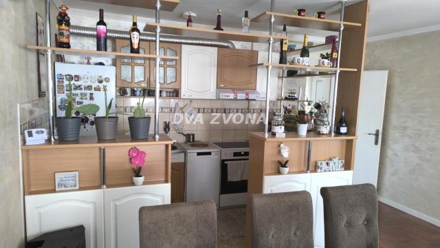 Kuća, Petosoban, Prodaja, 120m2, Centar, Gradska lokacija, Srbobran
