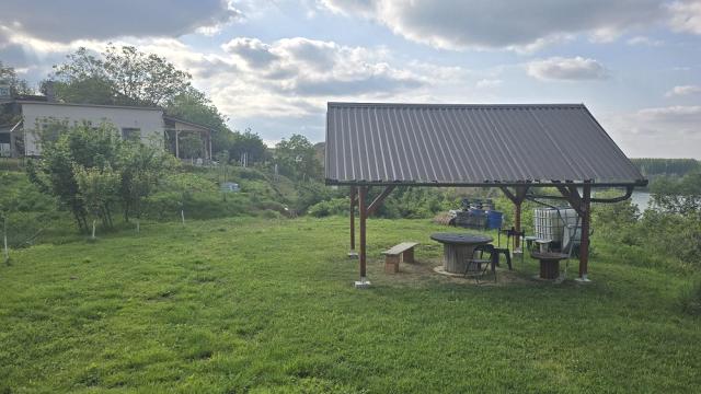 Kuća, Trosoban, Prodaja, 126m2, Beška, Okolno mesto, Zutog peska
