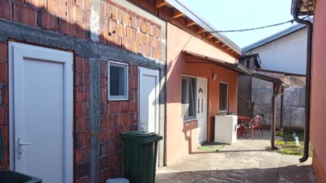 Kuća, Petosoban i veći, Prodaja, 140m2, Barič, Obrenovac, Obrenovacki put