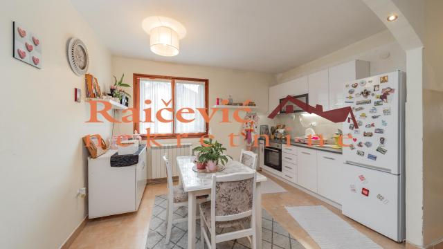 Kuća, Petosoban, Prodaja, 229m2, Banovo brdo, Čukarica, Kraljice Katarine