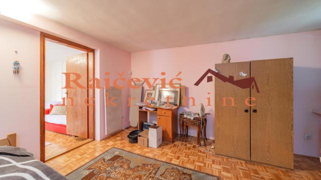 Kuća, Petosoban, Prodaja, 229m2, Banovo brdo, Čukarica, Kraljice Katarine