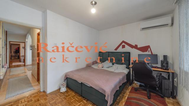Kuća, Petosoban, Prodaja, 229m2, Banovo brdo, Čukarica, Kraljice Katarine