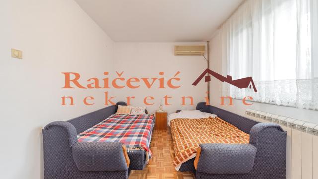 Kuća, Petosoban, Prodaja, 229m2, Banovo brdo, Čukarica, Kraljice Katarine
