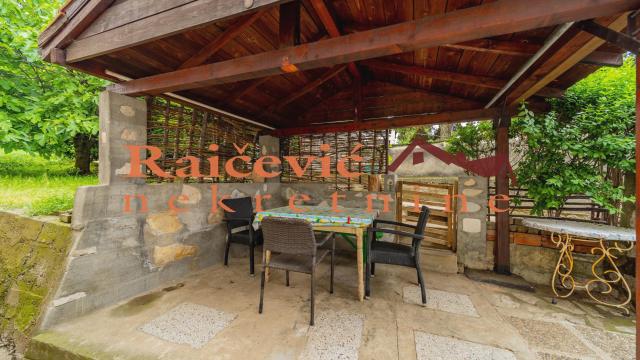 Kuća, Petosoban, Prodaja, 229m2, Banovo brdo, Čukarica, Kraljice Katarine