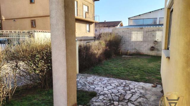 Kuća, četvorosoban, Izdavanje, 162m2, Novi grad, Zemun, Jatačka