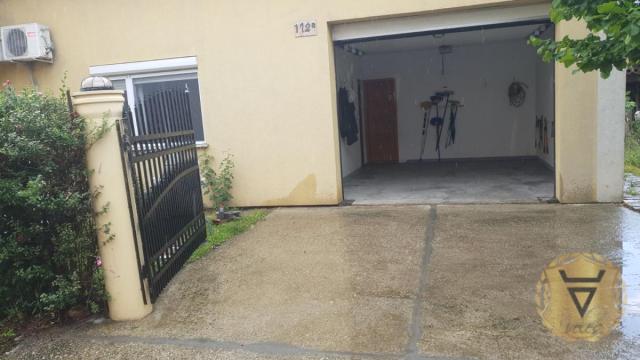 Kuća, četvorosoban, Izdavanje, 162m2, Novi grad, Zemun, Jatačka