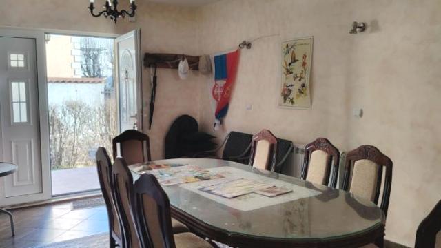 Kuća, četvorosoban, Izdavanje, 162m2, Novi grad, Zemun, Jatačka