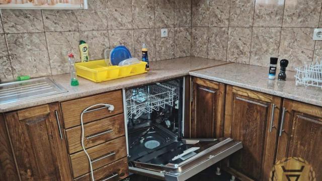 Kuća, četvorosoban, Izdavanje, 162m2, Novi grad, Zemun, Jatačka