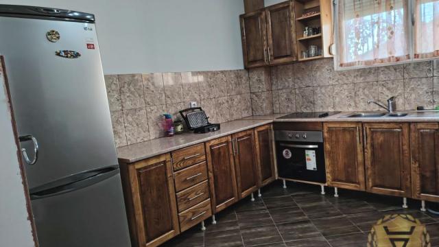Kuća, četvorosoban, Izdavanje, 162m2, Novi grad, Zemun, Jatačka