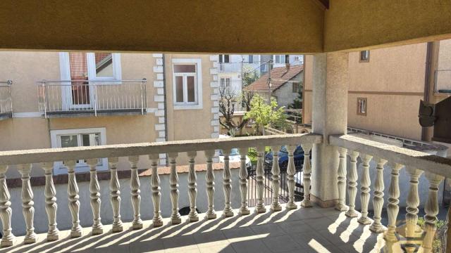 Kuća, četvorosoban, Izdavanje, 162m2, Novi grad, Zemun, Jatačka