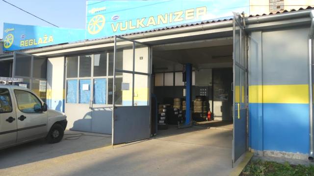Poslovni prostor, Prodaja, 2300m2, Centar, Gradska lokacija, Jagodina
