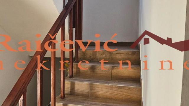 Kuća, Prodaja, 250m2, Kanarevo brdo, Rakovica, Vareska