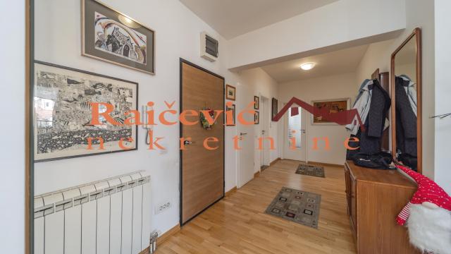 Stan, Dvoiposoban, Prodaja, 101m2, Crveni krst, Vračar, Sumatovacka