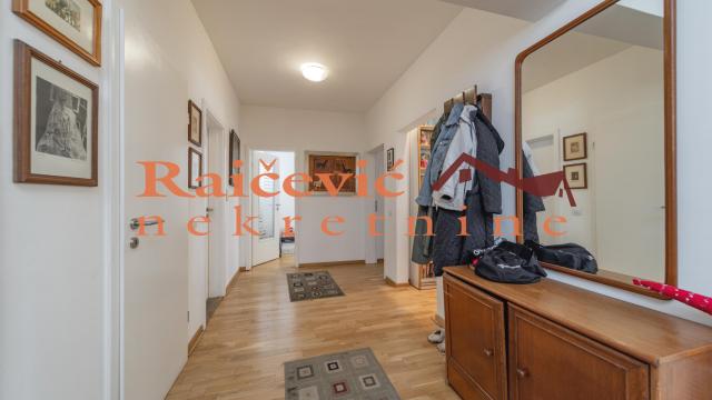 Stan, Dvoiposoban, Prodaja, 101m2, Crveni krst, Vračar, Sumatovacka