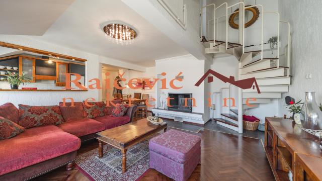 Stan, četvorosoban, Prodaja, 120m2, Slavija, Vračar, Bircaninova