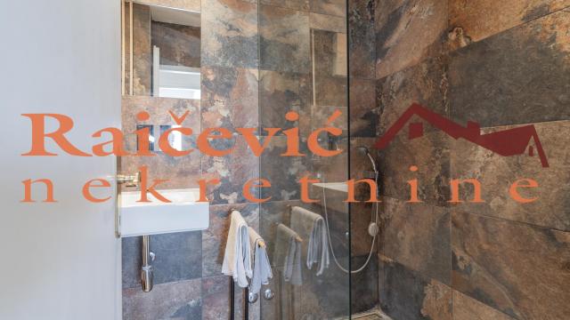 Stan, četvorosoban, Prodaja, 120m2, Slavija, Vračar, Bircaninova