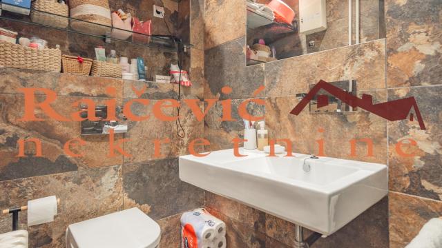 Stan, četvorosoban, Prodaja, 120m2, Slavija, Vračar, Bircaninova