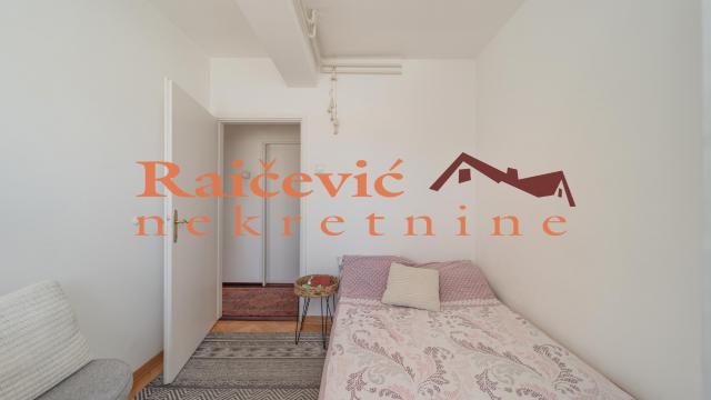 Stan, četvorosoban, Prodaja, 120m2, Slavija, Vračar, Bircaninova