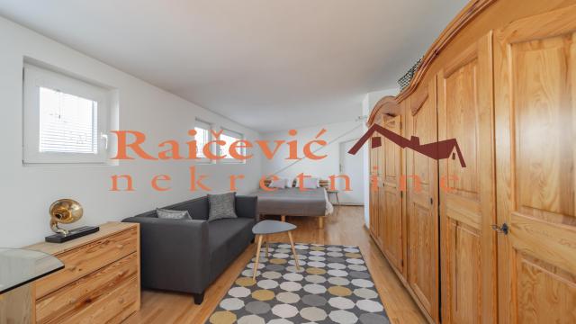 Stan, četvorosoban, Prodaja, 120m2, Slavija, Vračar, Bircaninova