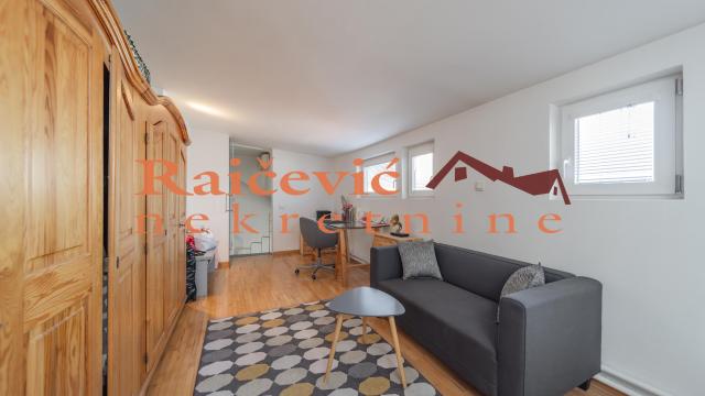 Stan, četvorosoban, Prodaja, 120m2, Slavija, Vračar, Bircaninova