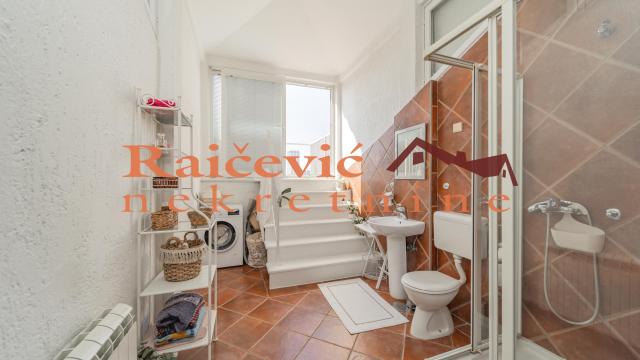 Stan, četvorosoban, Prodaja, 120m2, Slavija, Vračar, Bircaninova