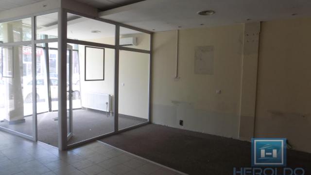 Poslovni prostor, Izdavanje, 213m2, Centar, Gradska lokacija, Paraćin