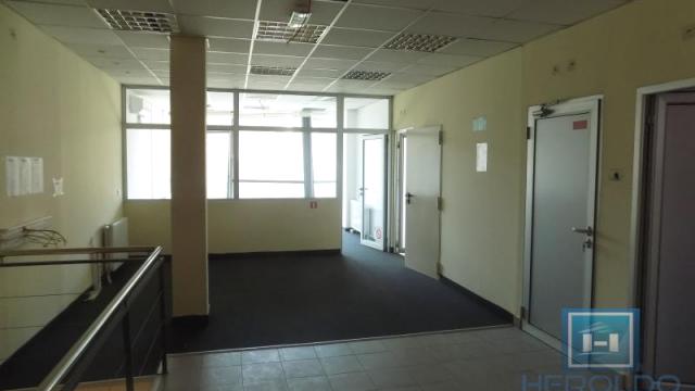 Poslovni prostor, Izdavanje, 213m2, Centar, Gradska lokacija, Paraćin