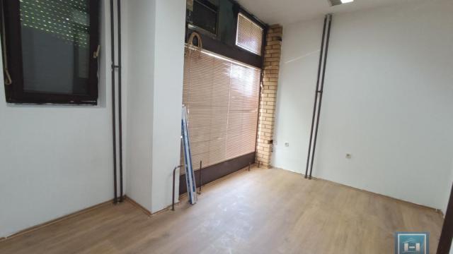 Poslovni prostor, Izdavanje, 42m2, Centar, Gradska lokacija, Jagodina