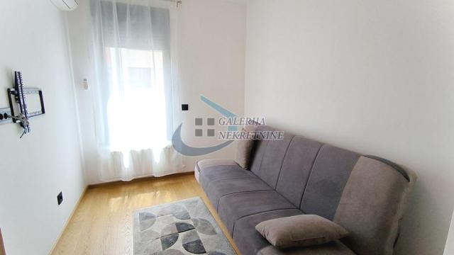 Stan, četvorosoban, Izdavanje, 88m2, Crveni krst, Vračar, Gročanska