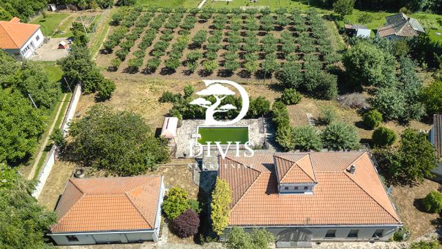 Kuća, četvorosoban, Prodaja, 200m2, Grobljanska