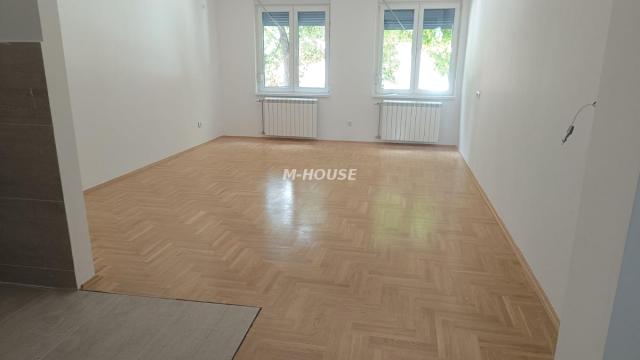 Stan, Trosoban, Prodaja, 89m2, Centar, Gradska lokacija, Sombor